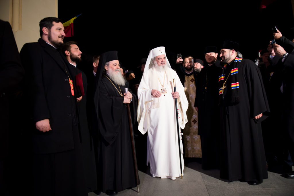 Patriarhul României și Patriarhul Ierusalimului au ajuns la Alba Iulia pentru ceremoniile de Ziua Națională