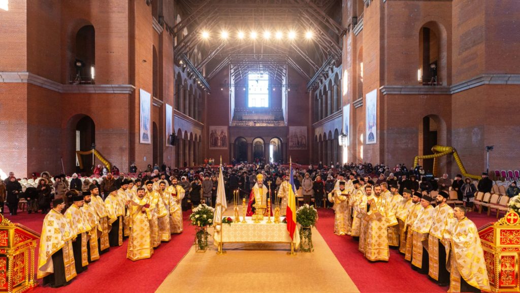 Primul Te Deum de Ziua Națională în Catedrala Mântuirii Neamului a fost oficiat de Episcopul vicar Ieronim Sinaitul