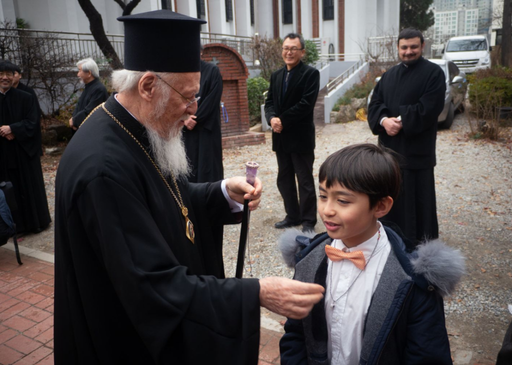 În imagini: Credincioșii ortodocși din Seul s-au întâlnit cu Patriarhul Ecumenic