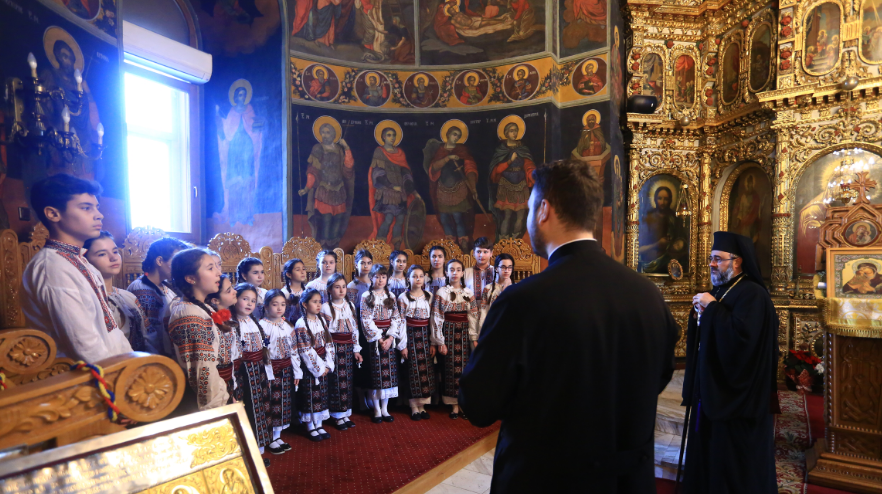 Arhiepiscopul Ciprian a primit sute de colindători la Centrul Eparhial din Buzău