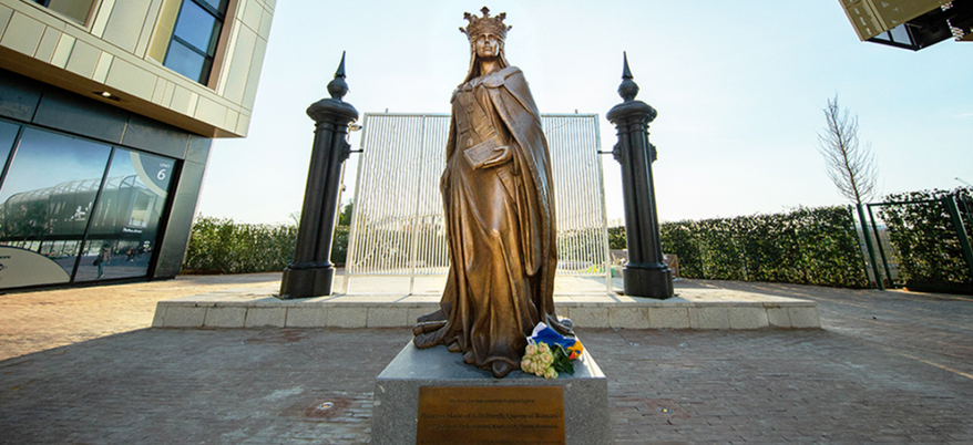 În Marea Britanie a fost inaugurată o statuie reprezentând pe Regina Maria