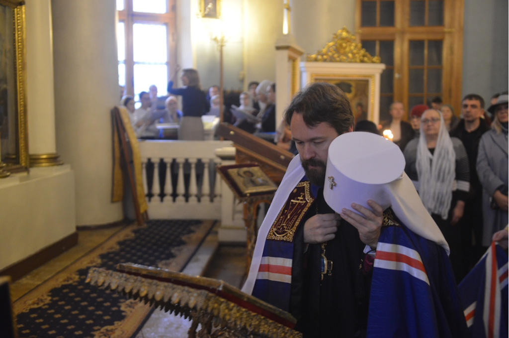 Митрополит Иларион: Каждый из нас должен делиться Божественной благодатью, которую получает от Самого Господа