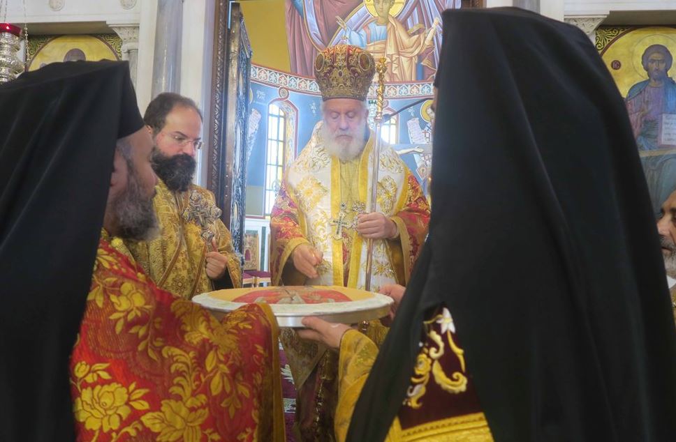 Μητρ. Σύρου: “Πρέπει να κρατήσουμε ψηλά τα ιδανικά”