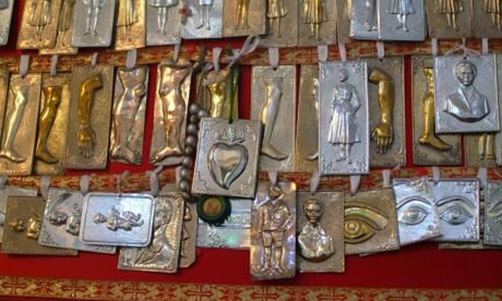 Two men arrested for stealing from church in Patras