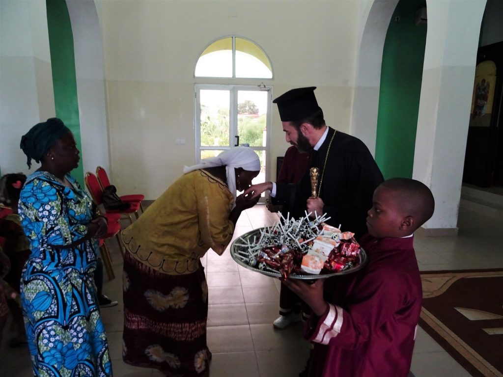 Στην ενορία Αγίας Φωτεινής POINTE-NOIRE