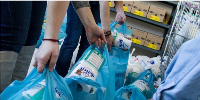 Δέματα σε 2.500 οικογένειες από τους ναούς της Μητρόπολης Δημητριάδος