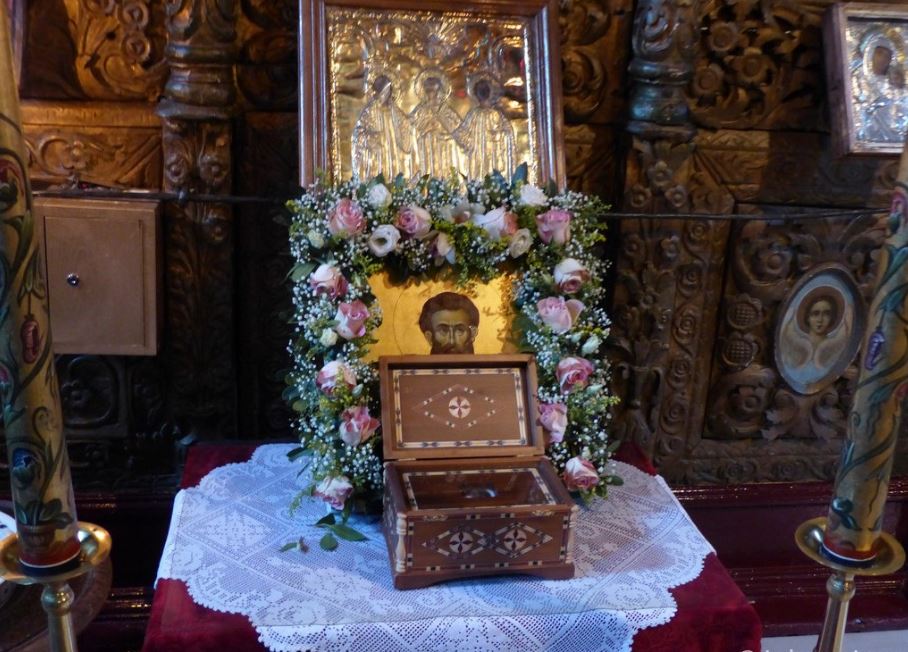 Θεία Λειτουργία στο ιστορικό Μοναστήρι των Αγίων Αναργύρων