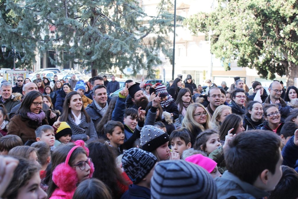 Οι Νέοι των Σερρών υποδέχτηκαν τα Χριστούγεννα (φώτο)