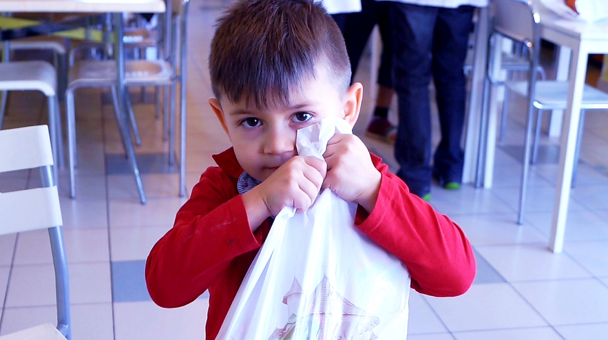 Întâlnire emoţionantă între voluntarii Paraclisului CMN şi copiii de la Centrul de ocrotire „Acasă”