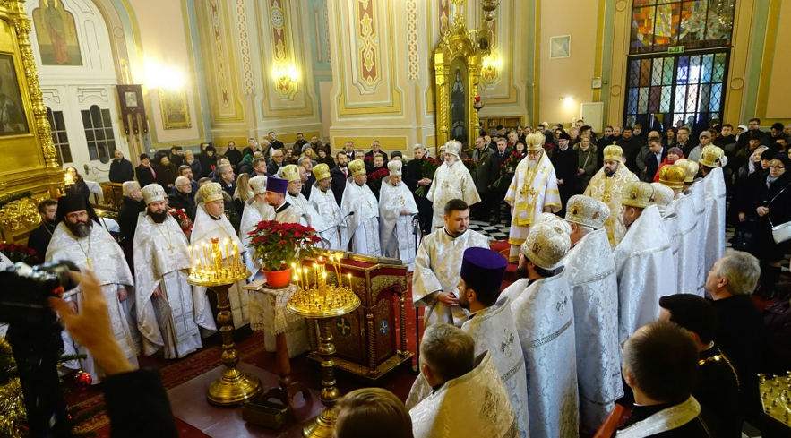 De sărbătoarea ocrotitorului spiritual, Mitropolitul Sava al Poloniei a slujit în Catedrala din Varşovia