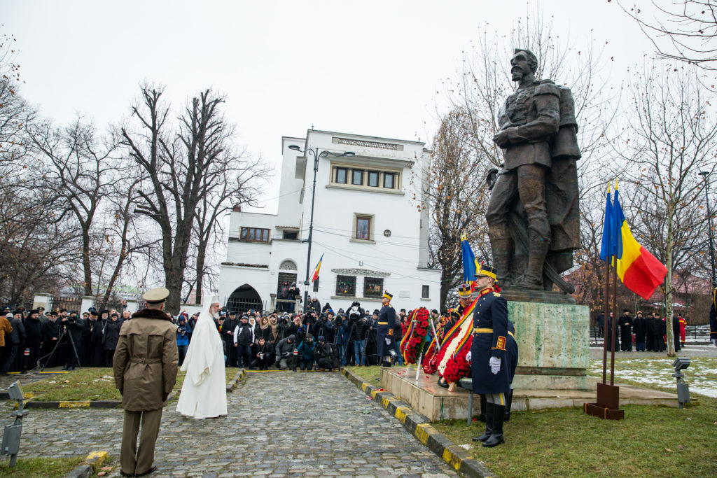 Dealul Patriarhiei: Coroane de flori la statuia celui care a înfăptuit Unirea Principatelor