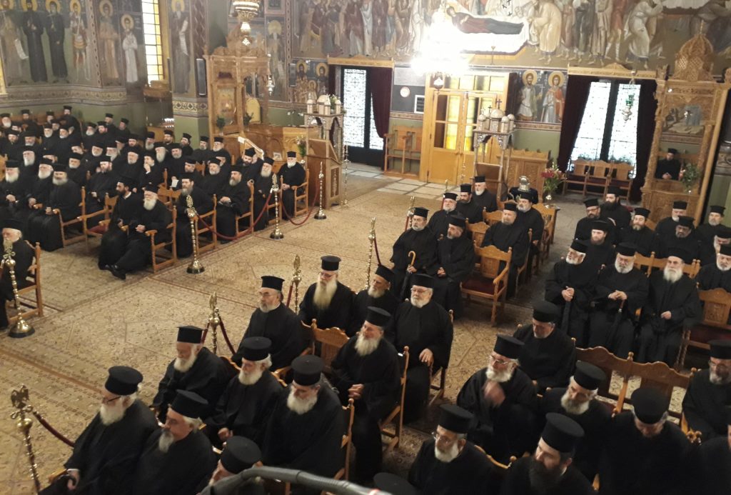 Καλαμάτα: Γέμισαν με ιερείς οι Ταξιάρχες (φώτο)