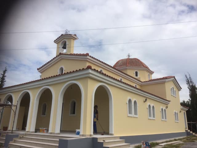 Besimtarët kontribuojnë në mirëmbajtjen e Kishave të tyre