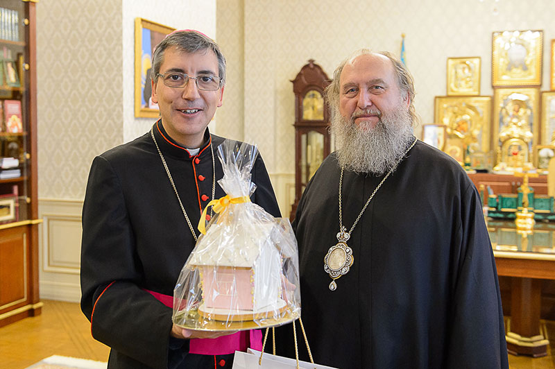 Состоялась встреча митрополита Астанайского Александра с председателем конференции католических епископов Казахстана