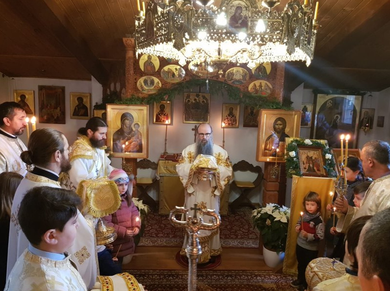 În Duminica după Botezul Domnului, Episcopul Siluan a liturghisit la Paraclisul Episcopal din Roma: Galerie Foto
