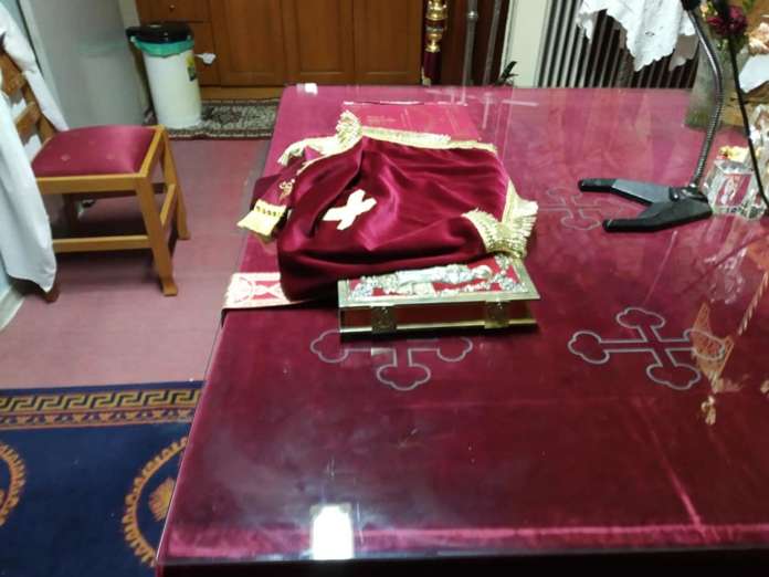 Έκλεψαν Σταυρό Ευλογίας και χρήματα από Ναό στη Βάρδα