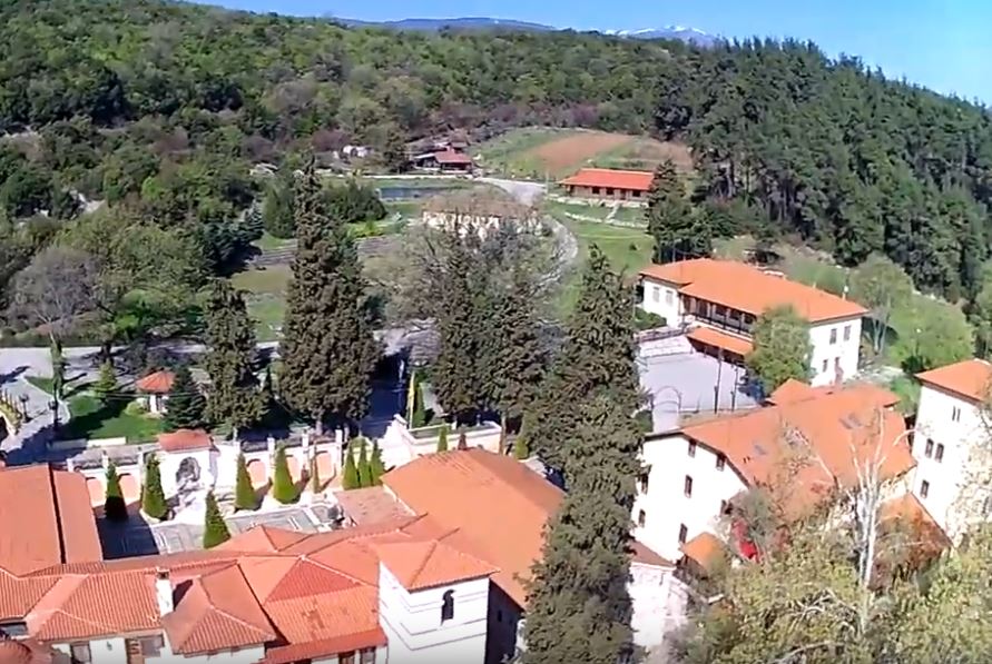 Η Ιερά Μονή Παναγίας Δοβρά Βεροίας από ψηλά (drone)