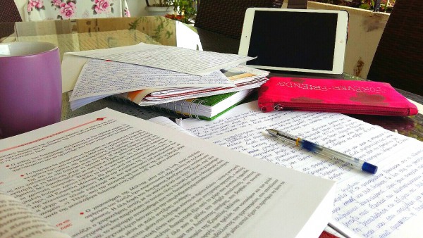 “Καλή δύναμη στις ακαδημαϊκές υποχρεώσεις μας!”