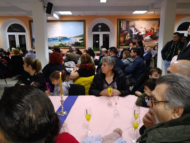 Αννόβερο: Το Ενοριακό Κέντρο κατακλύσθηκε από κόσμο (φώτο)