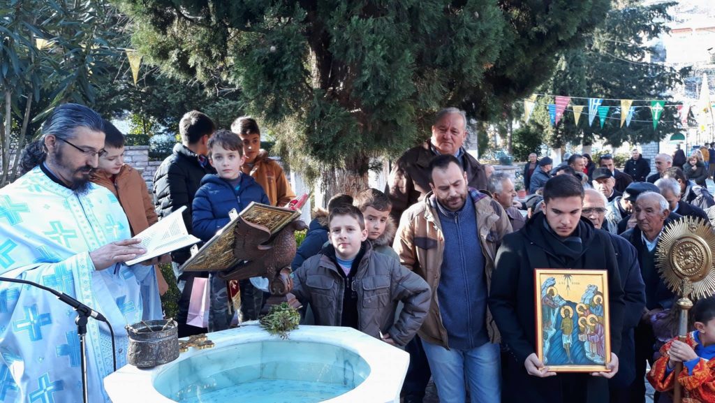 Τα Φώτα εόρτασαν οι Δεροπολίτες