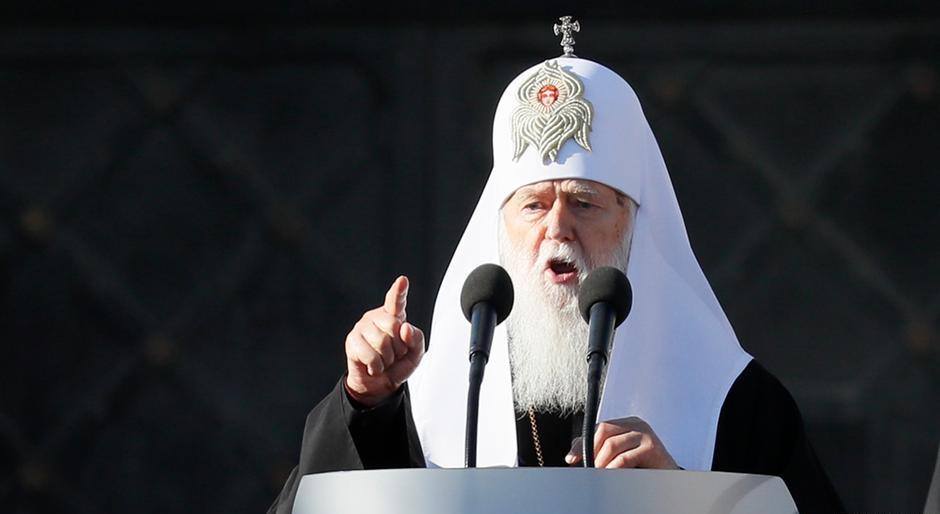 პეტრო პოროშენკომ კიევის პატრიარქს უკრაინის გმირის წოდება მიანიჭა