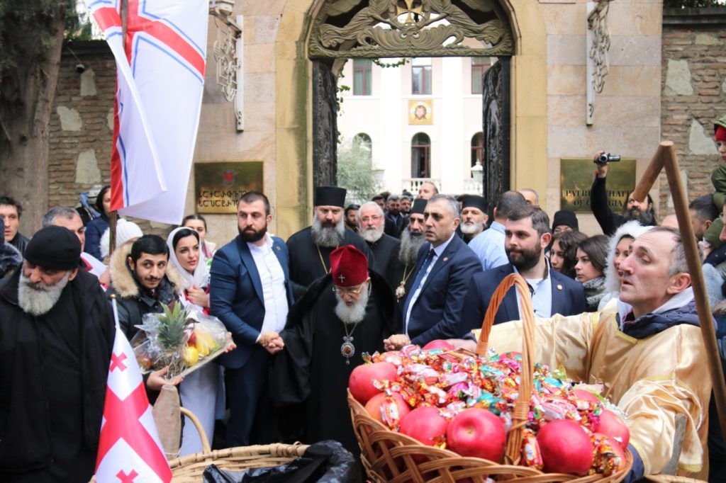 თბილისში საშობაო ალილოს მსვლელობა ჩატარდა