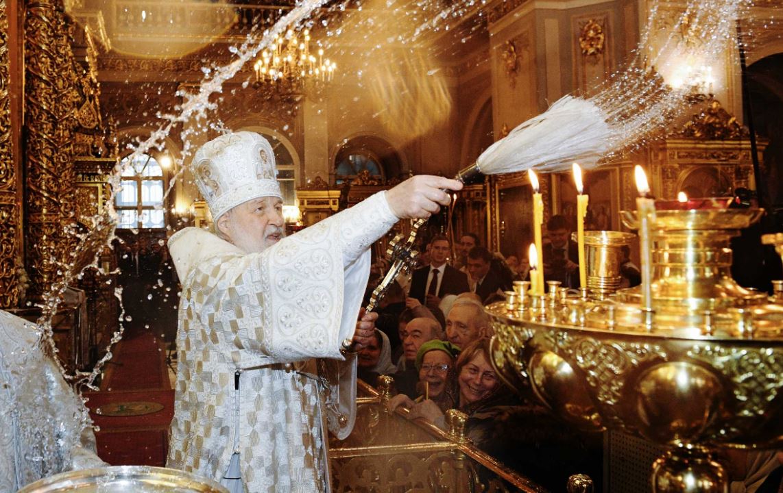 Крещение господне (богоявление) 19 января 2022 года. Крещенские купания тула. Окунание. Купели мценского района на крещение. Крещение господне богоявление 19 января.