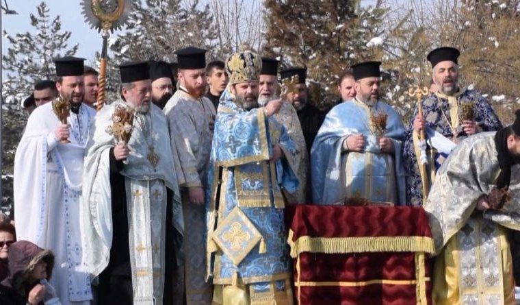 E Diela pas Theofanisë, Mitropoliti i Korçës Hirësia e Tij imzot † Joani!