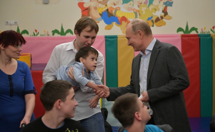 Κοντά στα άρρωστα παιδιά ο Βλ. Πούτιν