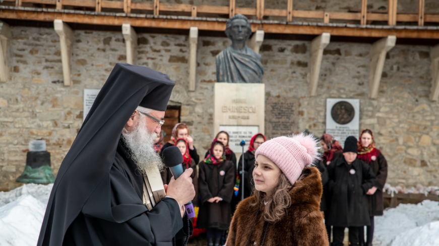 Mihai Eminescu a fost omagiat la Putna în cadrul Festivalului Literar care îi poartă numele