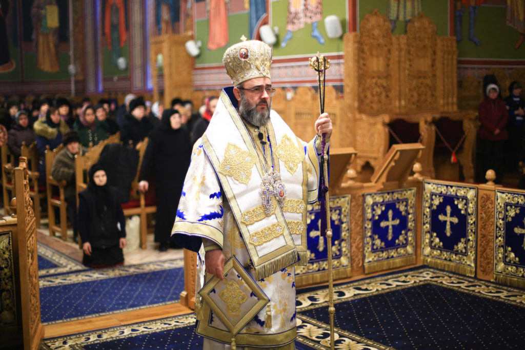 Arhiepiscopul Ciprian: Prin Botez, Hristos a sfințit întreaga creație