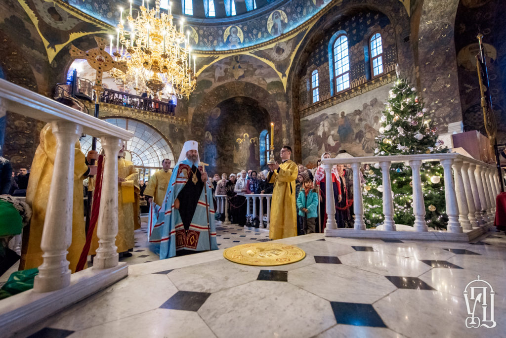 В день отдания праздника Рождества Христова митрополит Киевский Онуфрий совершил Литургию в Киево-Печерской лавре