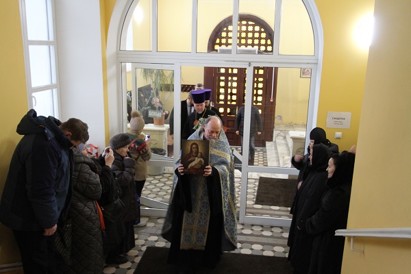 В домовый храм больницы святителя Алексия г. Москвы возвращена Козельщанская икона Божией Матери
