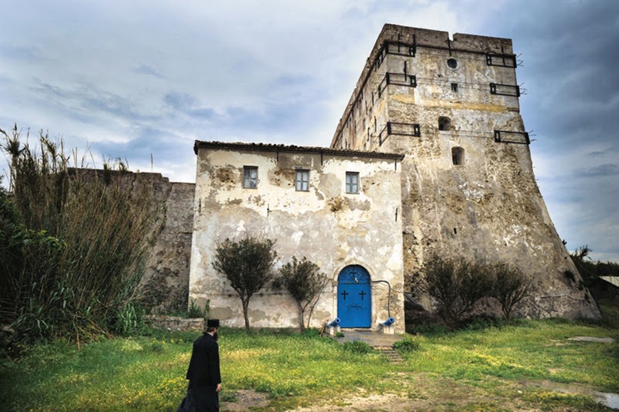 Η Μονή στα νησιά Στροφάδια