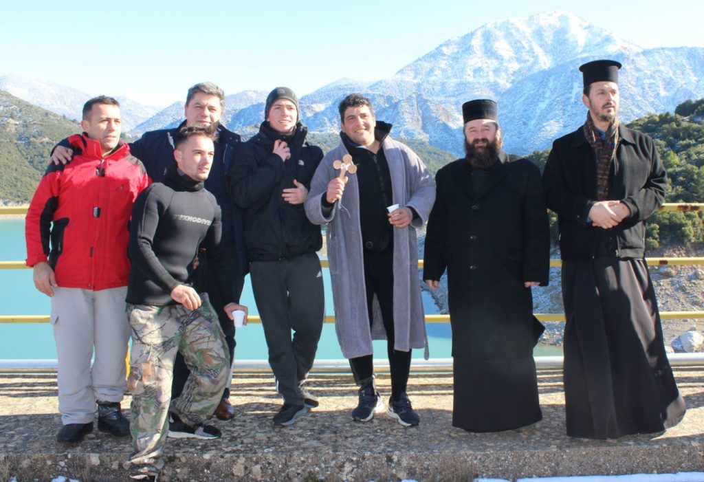 Ο Καθαγιασμός των Υδάτων στη Λίμνη Κρεμαστών