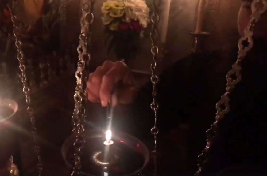 Οι Αγιοταφίτες ανάβουν κερί για τη Μακεδονία