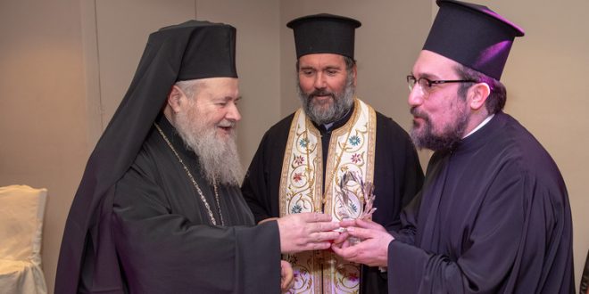 Πλήθη ανθρώπων και ευχών στην έναρξη των Γ´ Χαραλάμπειων