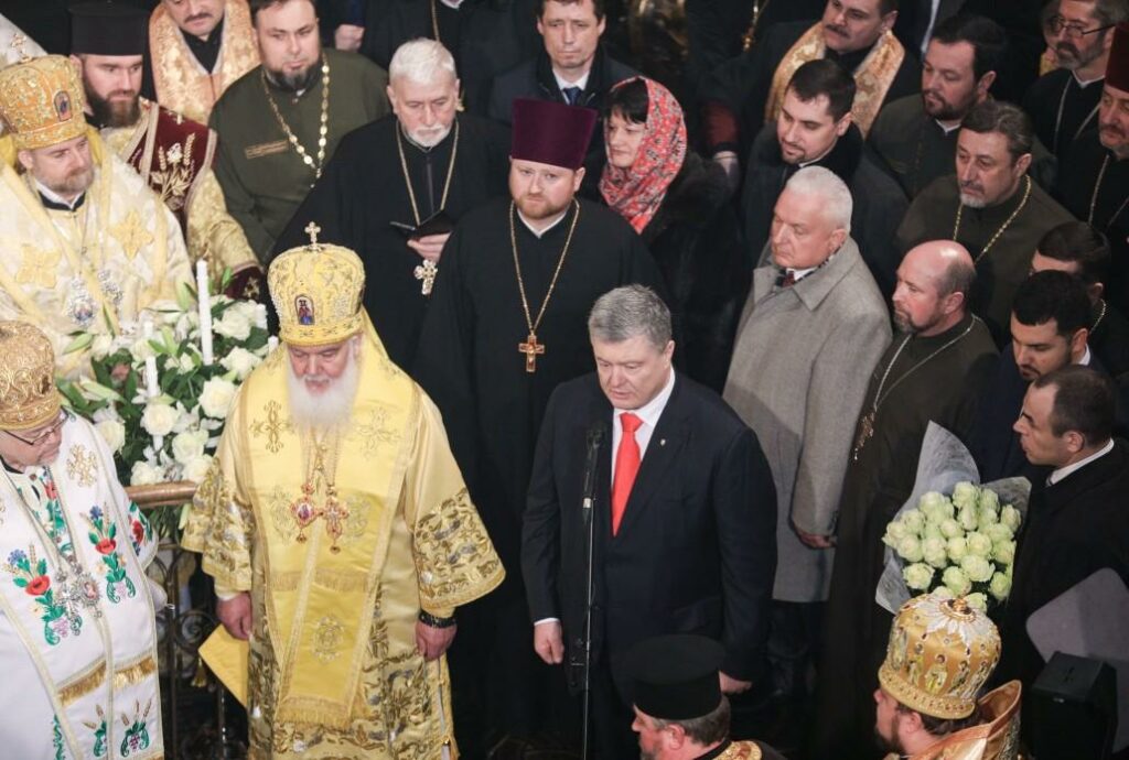 Poroshenko receives delegation of Ecumenical Patriarchate