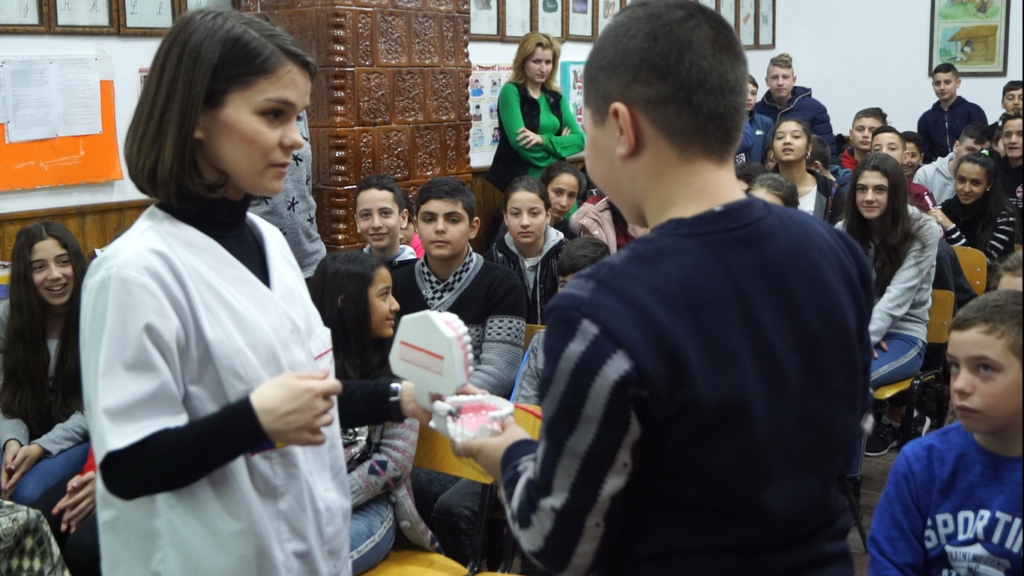 „Prevenţie şi Educaţie pentru Sănătate” în beneficiul a peste 250 de copii din comuna Cosmeşti