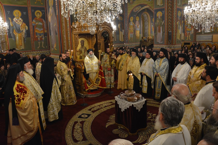 Αρχιερατικός Εσπερινός για την Απόδοση εορτασμού της Υπαπαντής στην Καλαμάτα