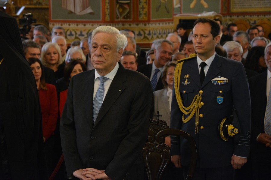 Παυλόπουλος: Εύχομαι η Υπεραγία Θεοτόκος να καθοδηγεί τα βήματά μας