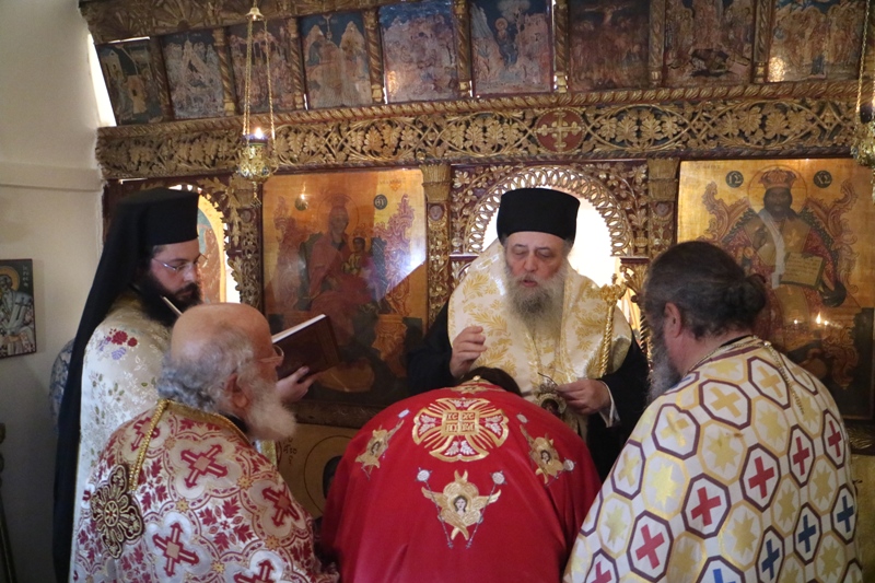 Χειροθεσία Πρωτοπρεσβυτέρου στην Πάρο