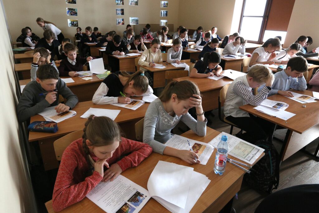 Около пяти тысяч школьников приняли участие в региональных турах общероссийской олимпиады по «Основам православной культуры»