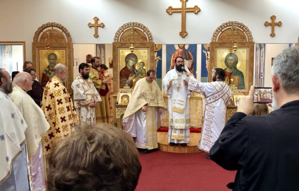 Mitropolitul Iosif a sfinţit biserica din Palaiseau, înălţată cu ajutorul comunităţii româneşti