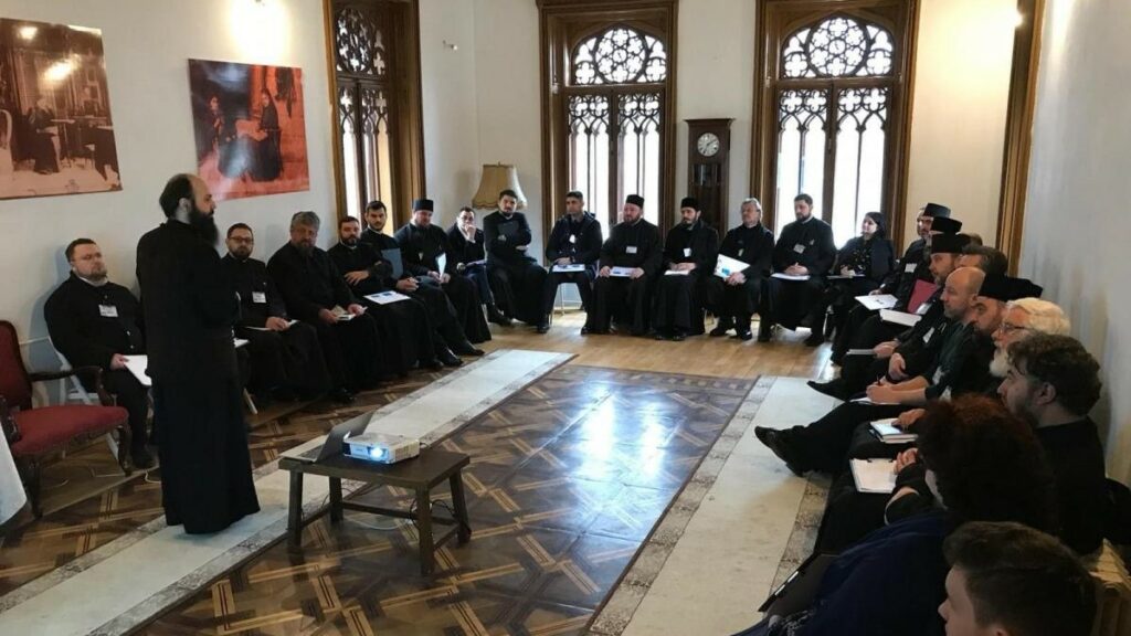 Ce își propune programul de mentorat pentru seminariile și liceele teologice ale Arhiepiscopiei Iașilor