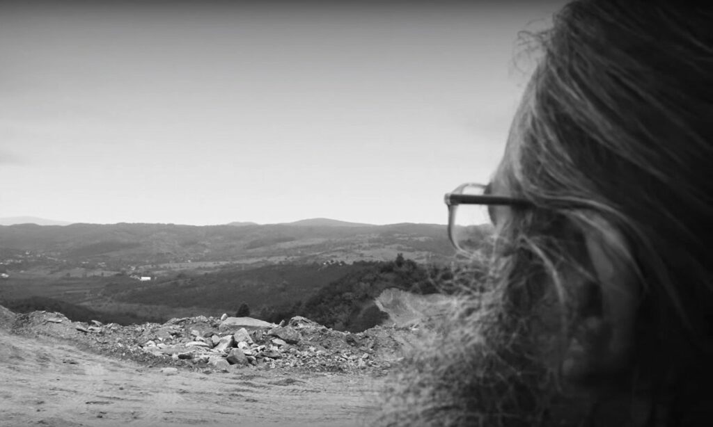 Planul ambiţios al unui regizor pentru a sprijini aşezămintele de la Valea Plopului: filmul SCRUM