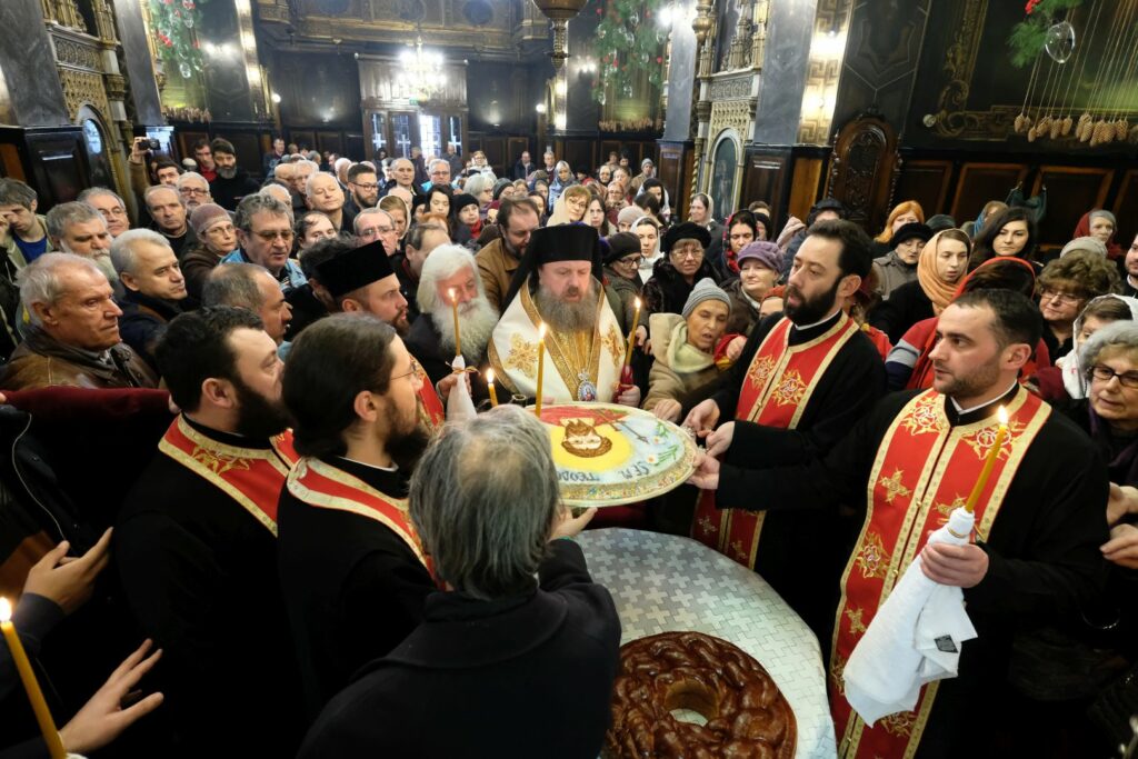 În imagini: Sf. Teodor Tiron cinstit la singura biserică din București ce-l are ocrotitor