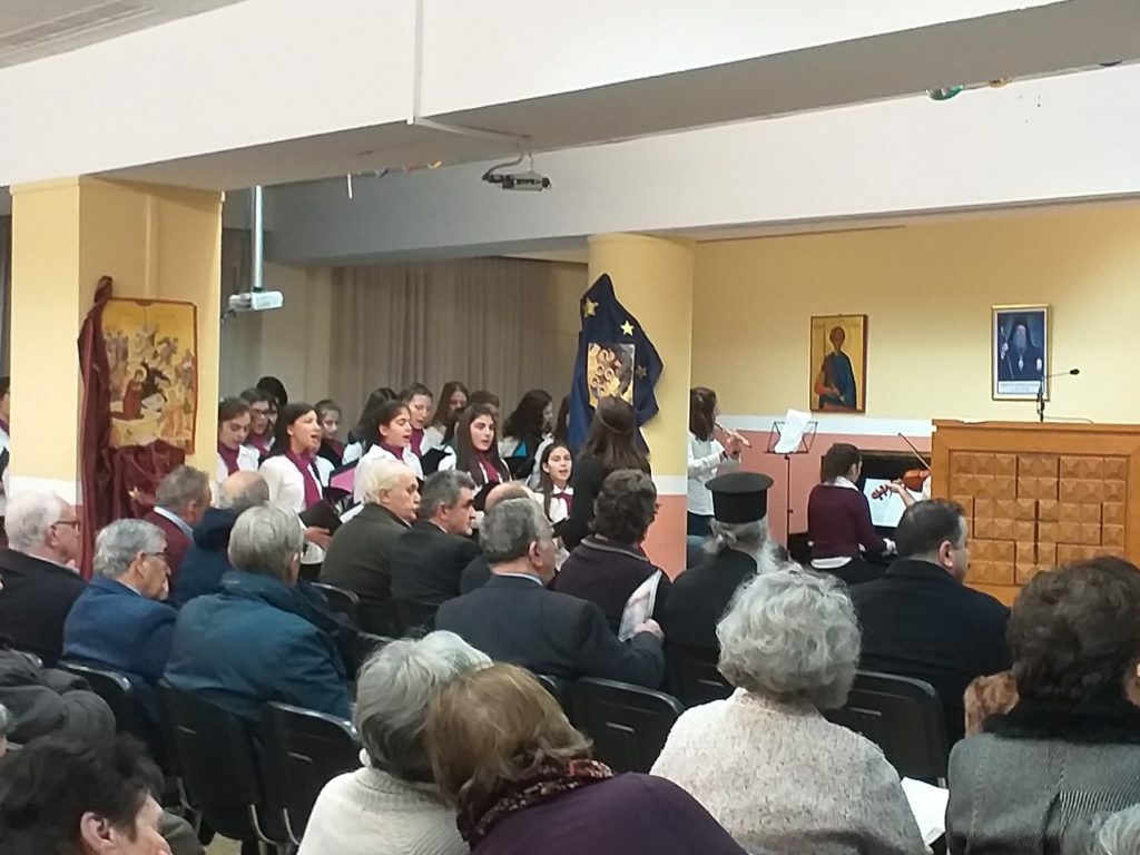 Τραγούδησαν με ενθουσιασμό τα τραγούδια τους (φώτο)