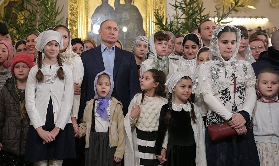بوتين: نحتفظ بحق حماية الحريات الدينية في أوكرانيا