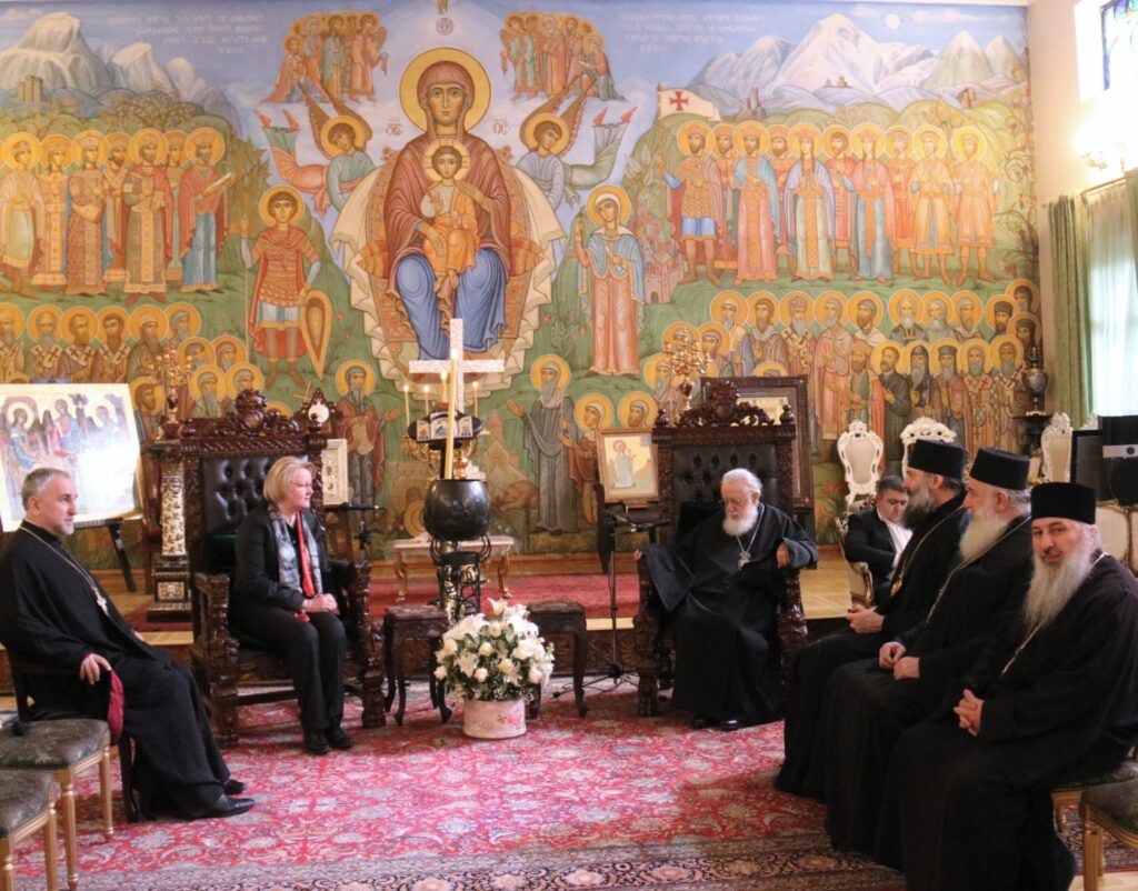 სრულიად საქართველოს კათოლიკოს-პატრიარქი ლატვიის ელჩს შეხვდა